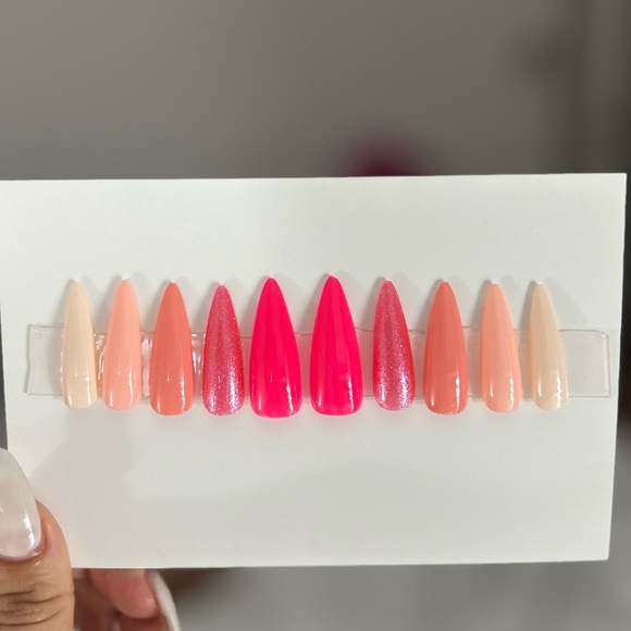 Custom Valentine day Pink gradient Press On Nails - Picture 4 of 5